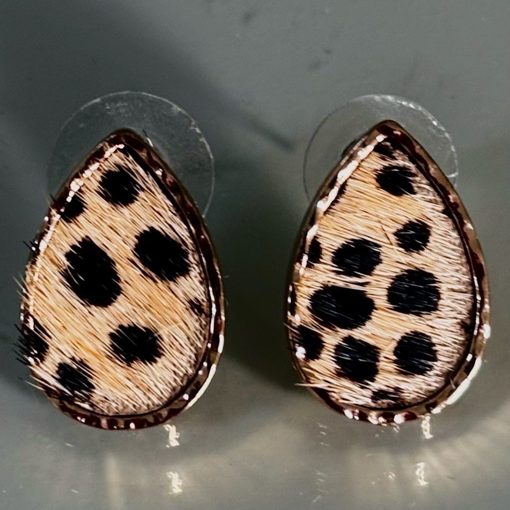 Teardrop Shaped Cheetah Print Earrings